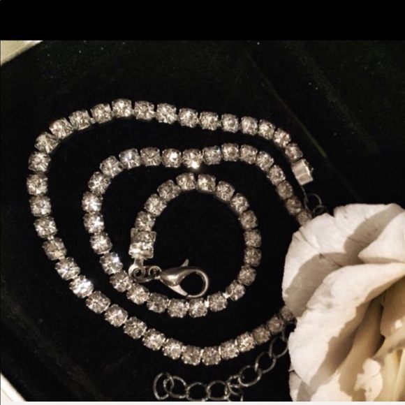 LAST ONE Crystal Choker (H24) - Picture 4 of 5